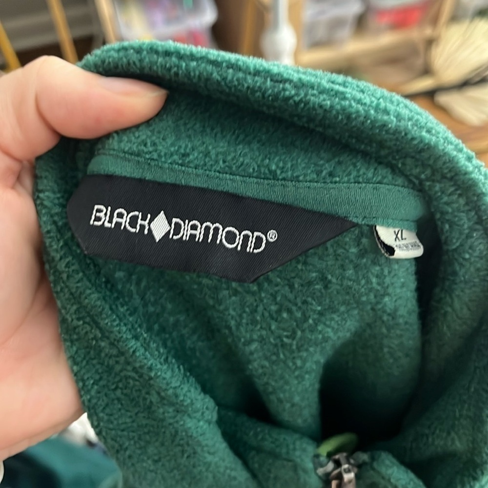 Women’s XL Green Full Zip Black Diamond Sweatshirt - Picture 2 of 4